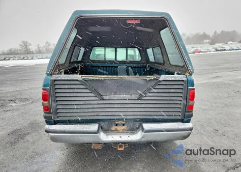 1996 Dodge Ram 2500 z USA, uszkodzony, nr VIN 3B7KC23C1TM172735